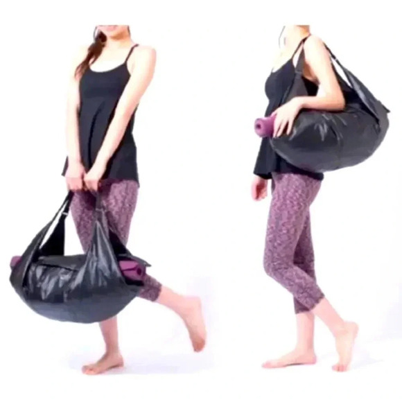 Nike Victory Gym Duffle Tote Workout Bag - Picture 2 of 13